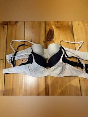 Lot of 3 SKIMS bras 34A- never worn tags removed